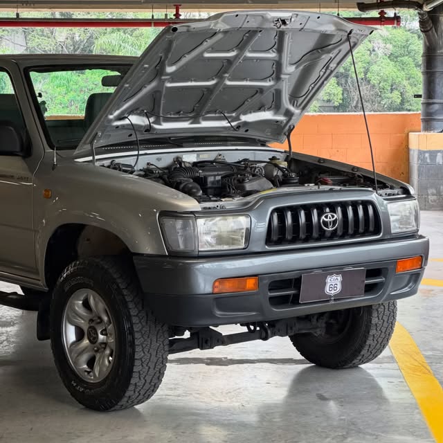 TOYOTA HILUX DX - Imagem 17