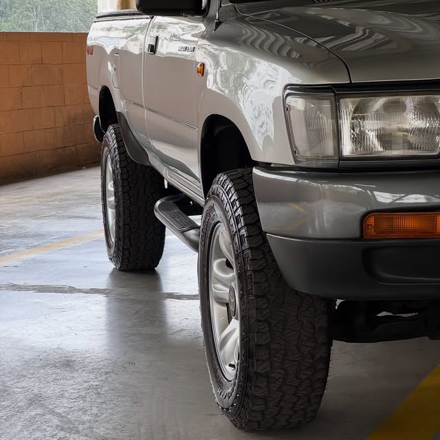 TOYOTA HILUX DX - Imagem 3