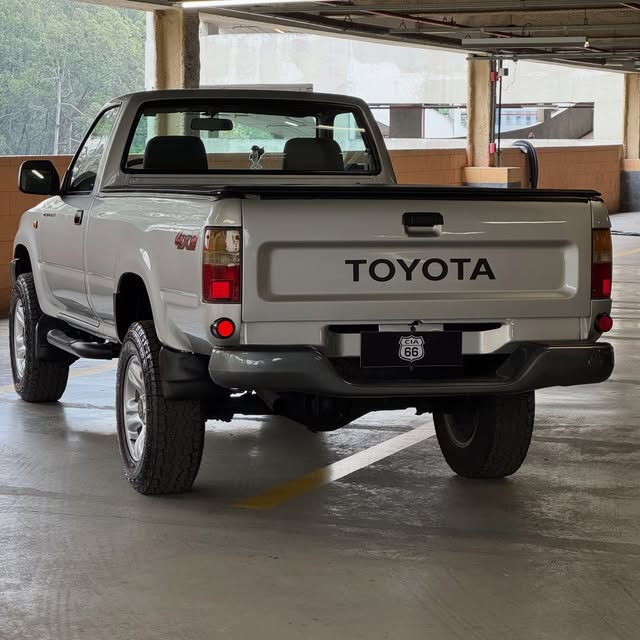 TOYOTA HILUX DX - Imagem 5