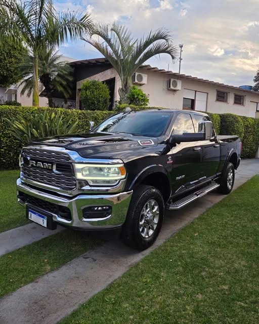RAM 2500 LARAMIE