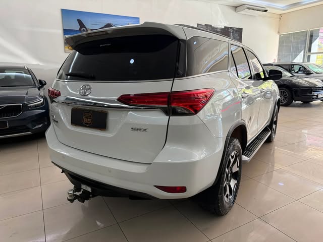 TOYOTA HILUX SRX - Imagem 5
