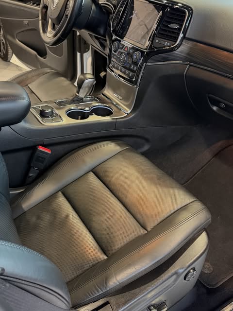 JEEP GRAND CHEROKEE LIMITED - Imagem 11