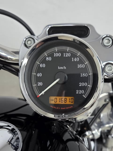 HARLEY-DAVIDSON SPORTSTER XL1200 CUSTOM - Imagem 17