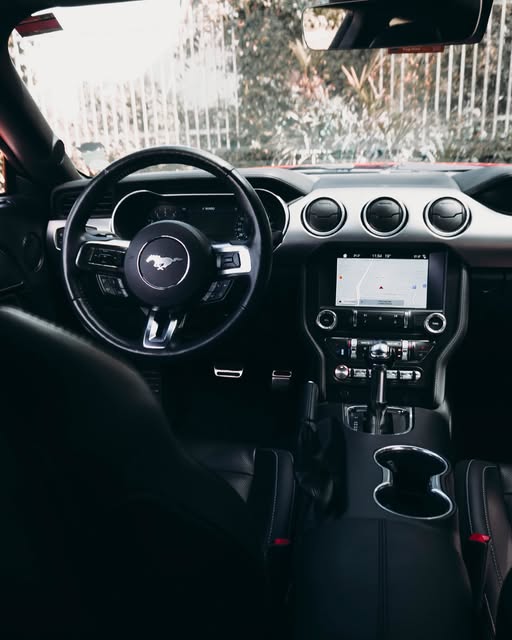 FORD MUSTANG GT PREMIUM - Imagem 3