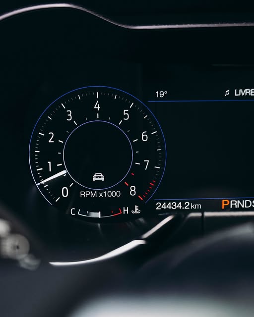 FORD MUSTANG GT PREMIUM - Imagem 4