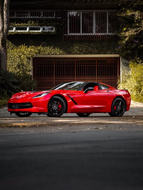 CHEVROLET CORVETTE STINGRAY Z51 - Imagem 1