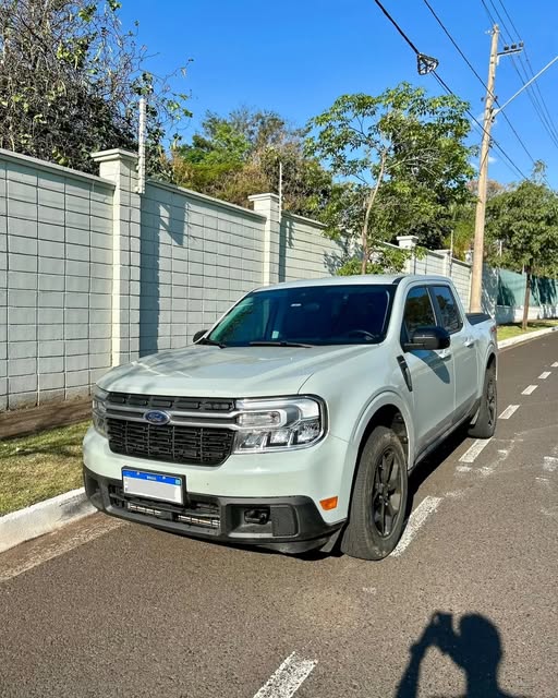 FORD MAVERICK LARIAT - Imagem 1
