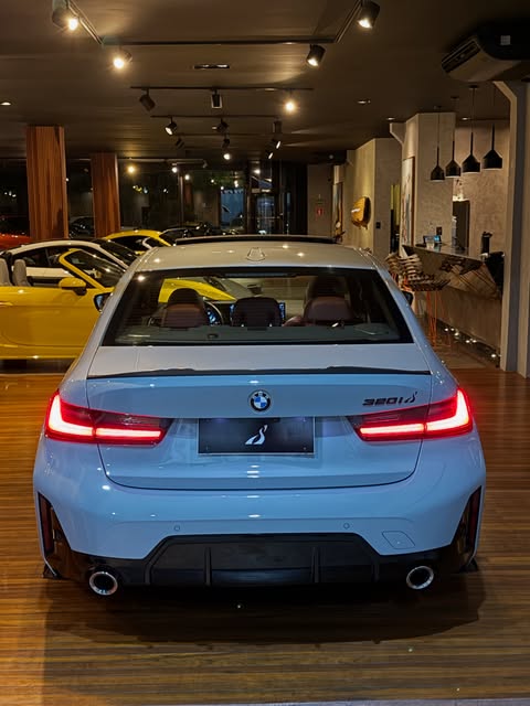 BMW 320I M SPORT - Imagem 4