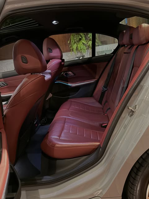BMW 320I M SPORT - Imagem 7