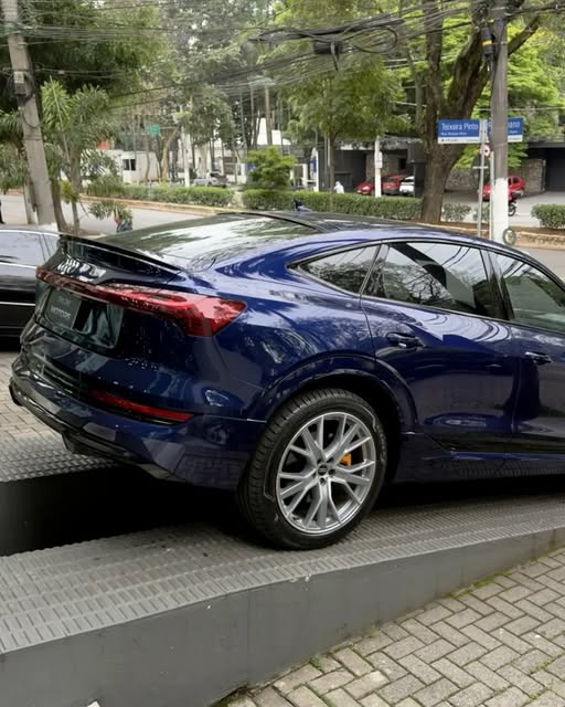 AUDI E-TRON S SPORTBACK - Imagem 5