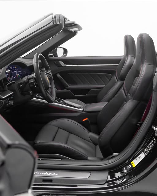 PORSCHE 911 TURBO S CABRIOLET - Imagem 5