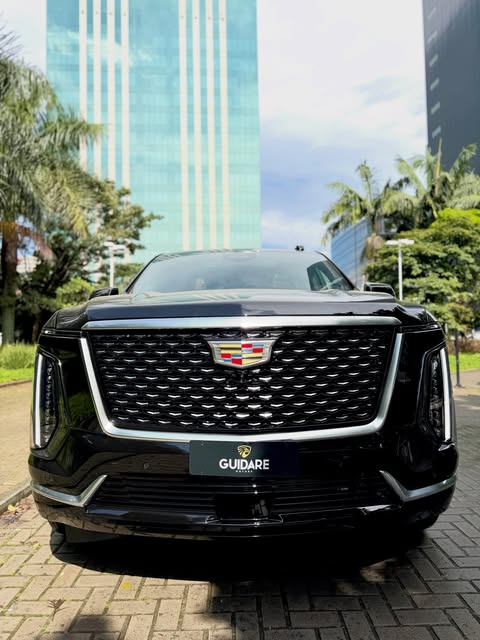 CADILLAC ESCALADE ESV LUXURY - Imagem 2