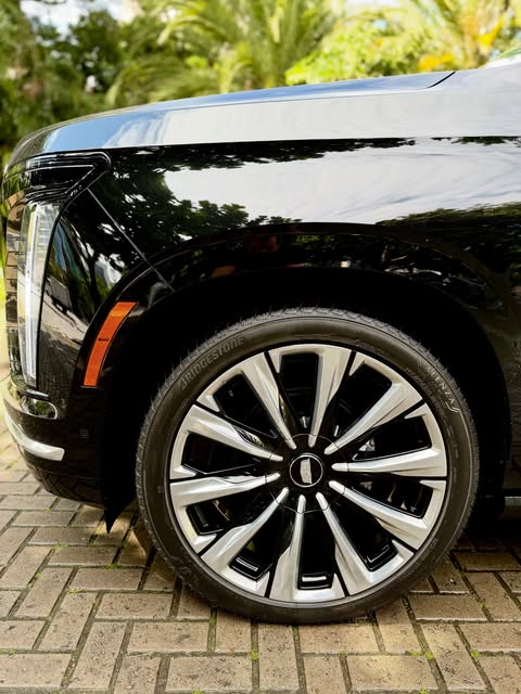 CADILLAC ESCALADE ESV LUXURY - Imagem 8