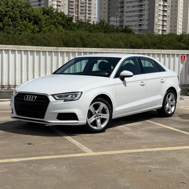 AUDI A3 PRESTIGE PLUS TECH - Imagem 2