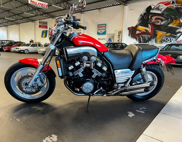 YAMAHA V-MAX - Imagem 1