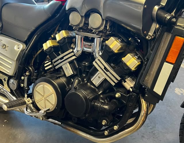 YAMAHA V-MAX - Imagem 12