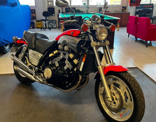 YAMAHA V-MAX - Imagem 3