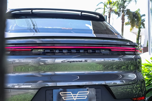 PORSCHE CAYENNE S V8 COUPÉ - Imagem 8