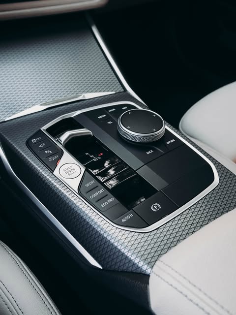 BMW 320I M SPORT - Imagem 14