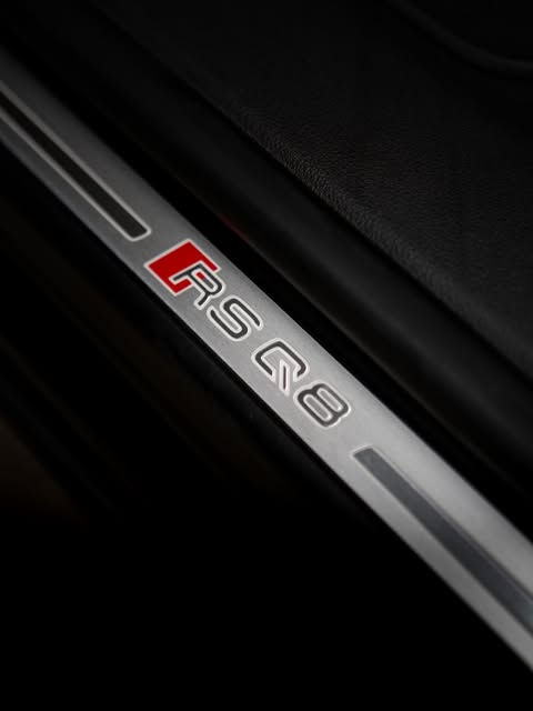 AUDI RS Q8 - Imagem 18