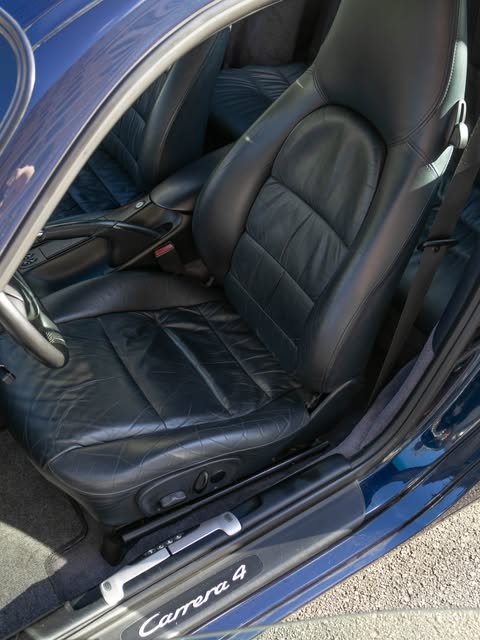 PORSCHE 911 CARRERA 4 996 - Imagem 6