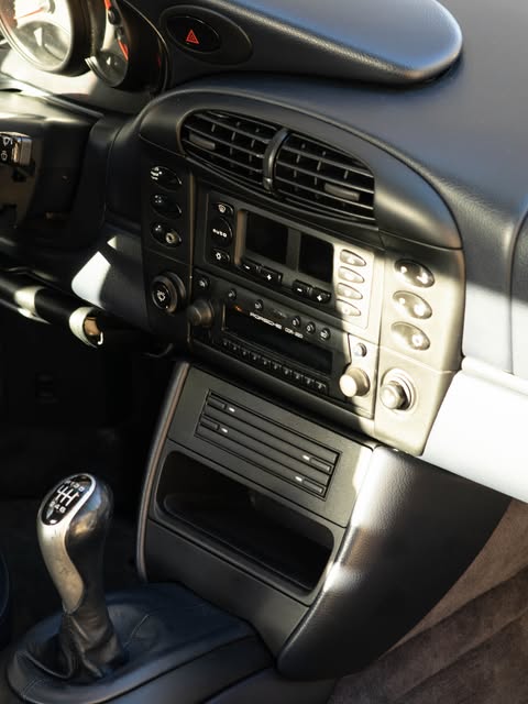 PORSCHE 911 CARRERA 4 996 - Imagem 8