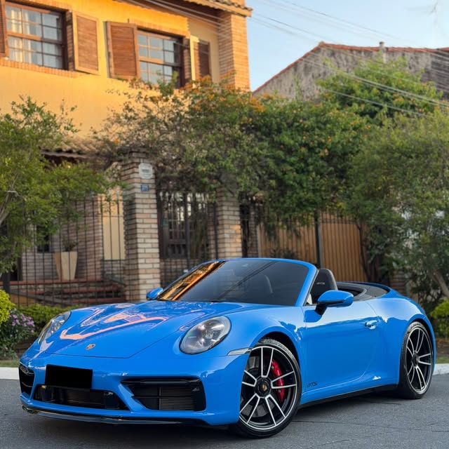 PORSCHE 911 CARRERA 4 GTS - Imagem 11
