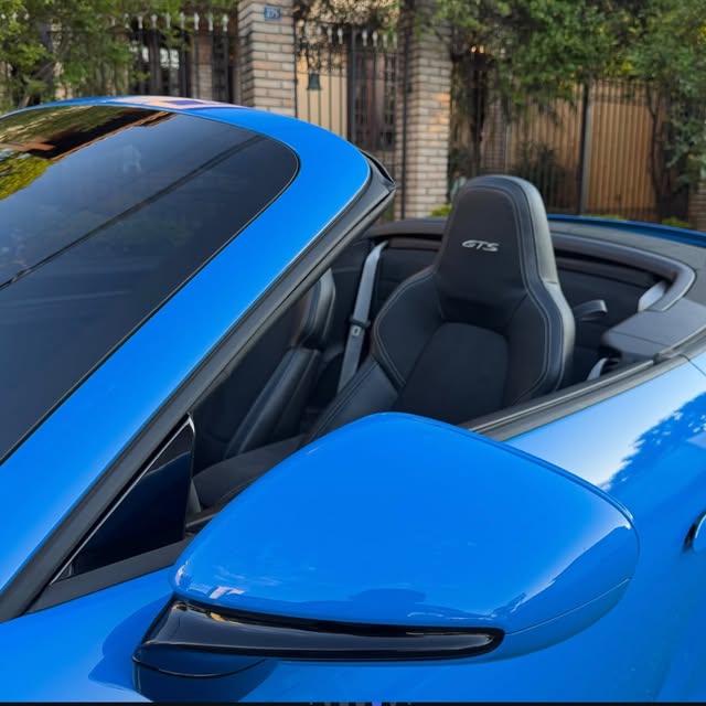 PORSCHE 911 CARRERA 4 GTS - Imagem 14