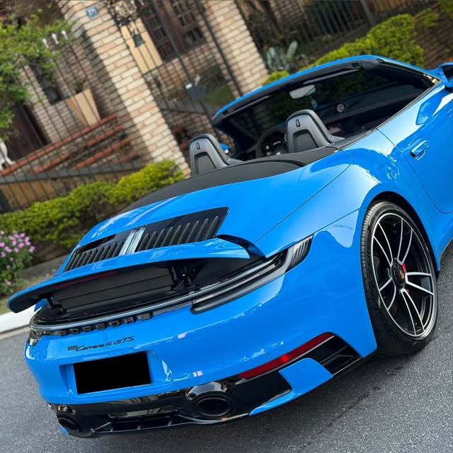 PORSCHE 911 CARRERA 4 GTS - Imagem 3