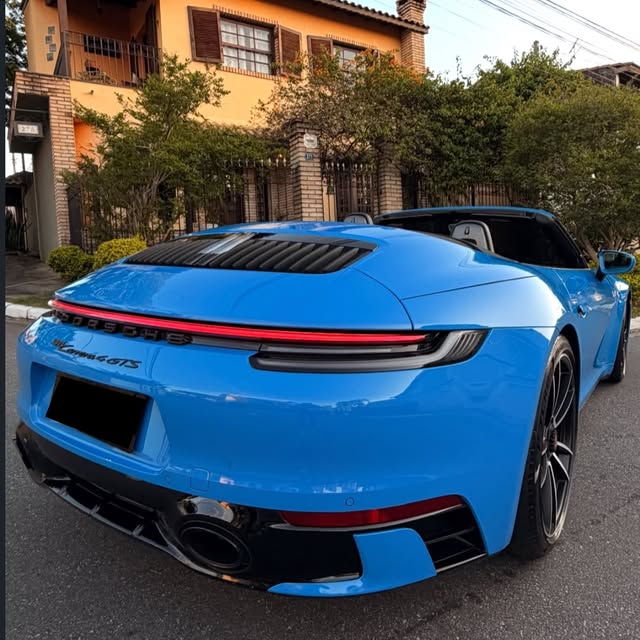 PORSCHE 911 CARRERA 4 GTS - Imagem 7