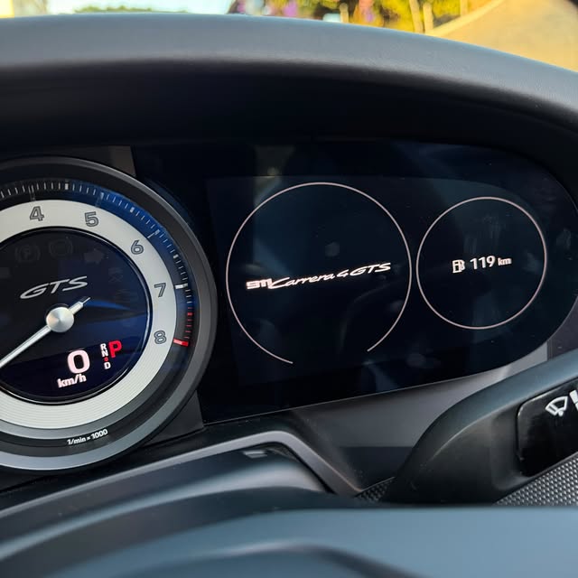 PORSCHE 911 CARRERA 4 GTS - Imagem 10