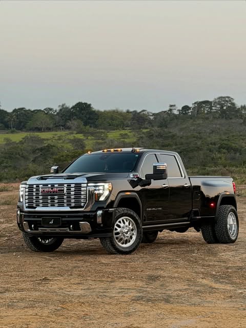 GMC SIERRA DENALI ULTIMATE - Imagem 1