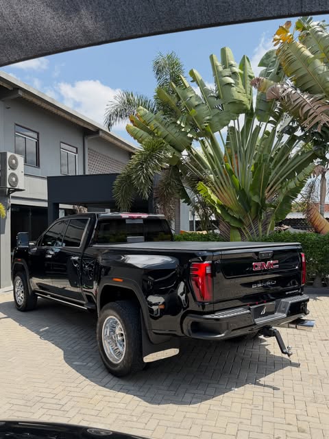 GMC SIERRA DENALI ULTIMATE - Imagem 4