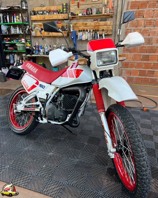 YAMAHA DT 180 - Imagem 1