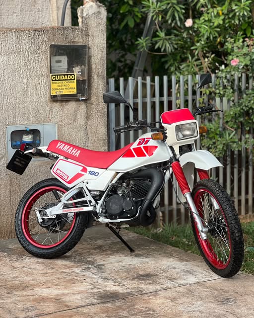 YAMAHA DT 180 - Imagem 8