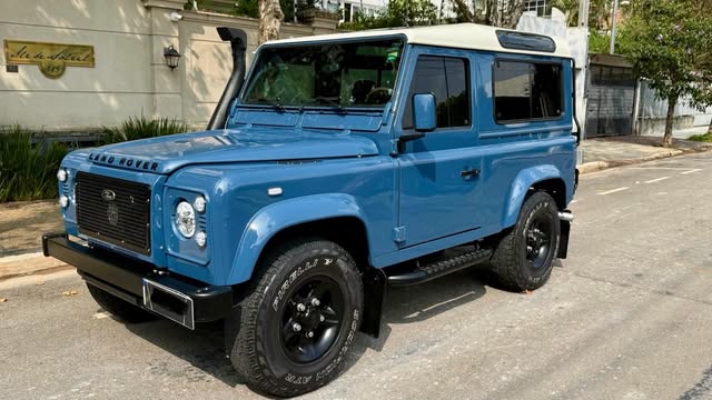LAND ROVER DEFENDER 90 CSW - Imagem 1