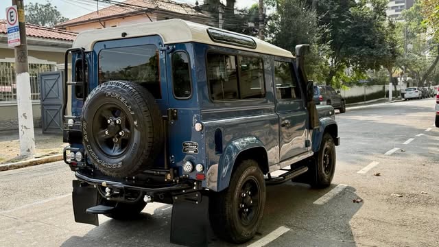 LAND ROVER DEFENDER 90 CSW - Imagem 2