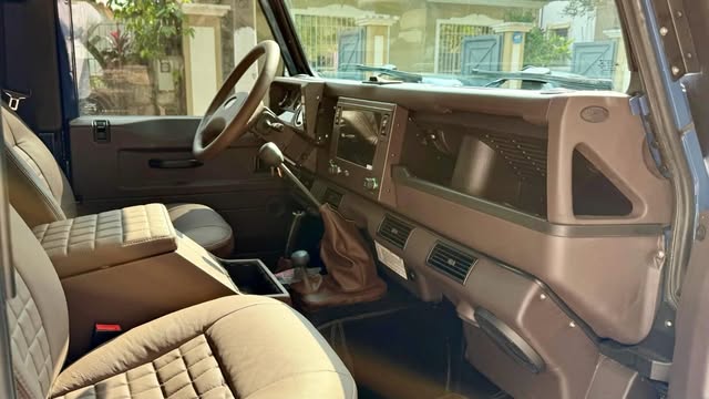 LAND ROVER DEFENDER 90 CSW - Imagem 12