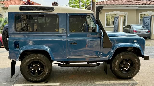 LAND ROVER DEFENDER 90 CSW - Imagem 14