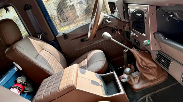 LAND ROVER DEFENDER 90 CSW - Imagem 17