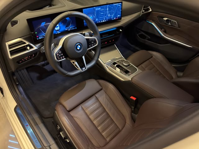 BMW 330E M SPORT - Imagem 12
