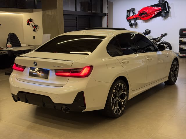 BMW 330E M SPORT - Imagem 4