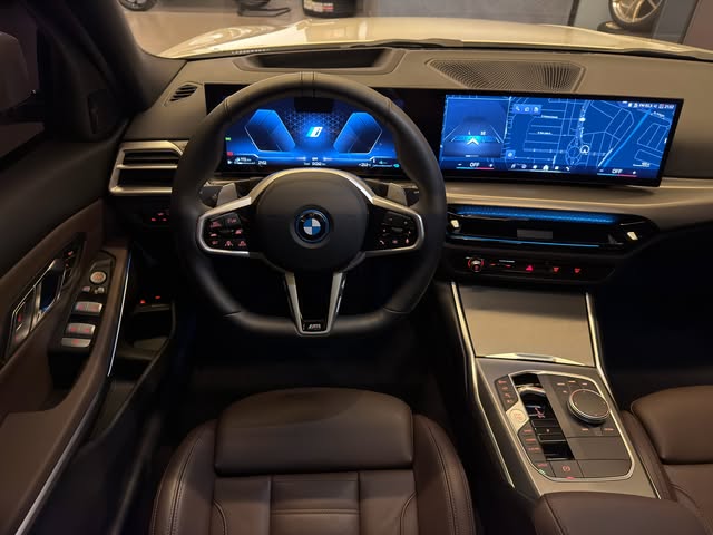 BMW 330E M SPORT - Imagem 10