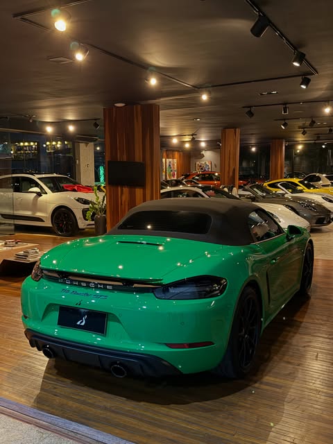 PORSCHE 718 BOXSTER 4.0 GTS - Imagem 17