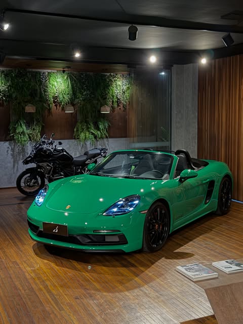 PORSCHE 718 BOXSTER 4.0 GTS - Imagem 8