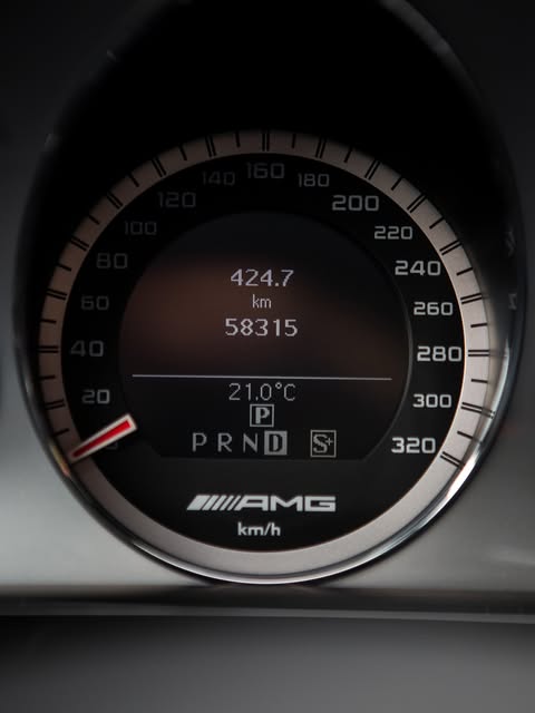 MERCEDES-BENZ E 63 AMG - Imagem 15