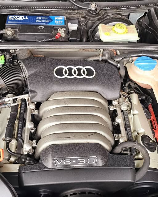 AUDI A4 3.0 V6 - Imagem 11