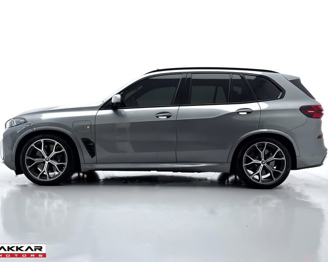 BMW X5 XDRIVE50E M SPORT - Imagem 3