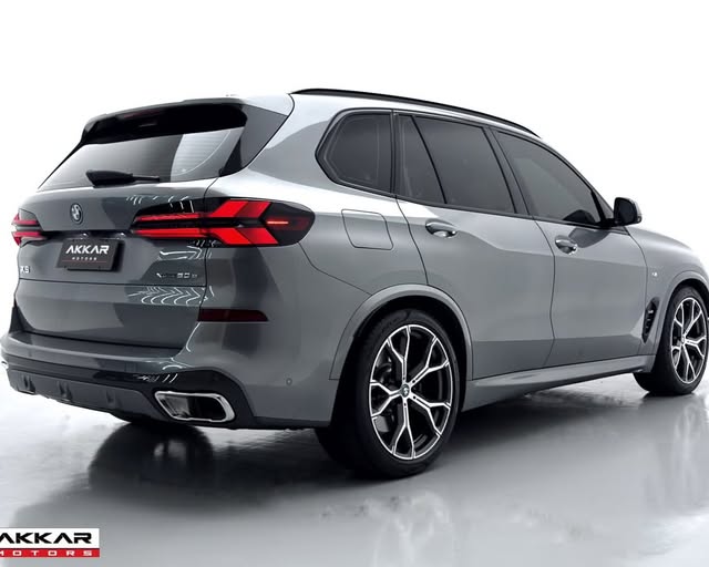 BMW X5 XDRIVE50E M SPORT - Imagem 10