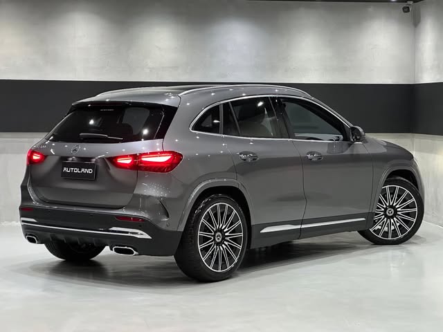 MERCEDES-BENZ GLA 200 1.3 MHEV AMG LINE - Imagem 4